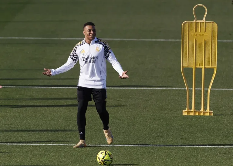 Mbappé apunta a jugar una final de Supercopa con el Real Madrid