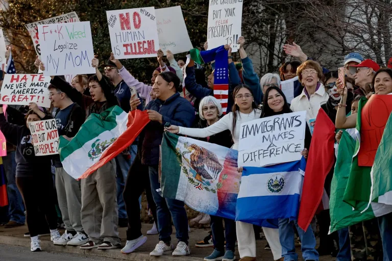 México exige aclarar la muerte de un migrante bajo custodia de ICE