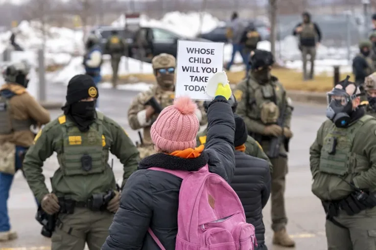 Minneapolis en tensión: protestas chocan con ICE