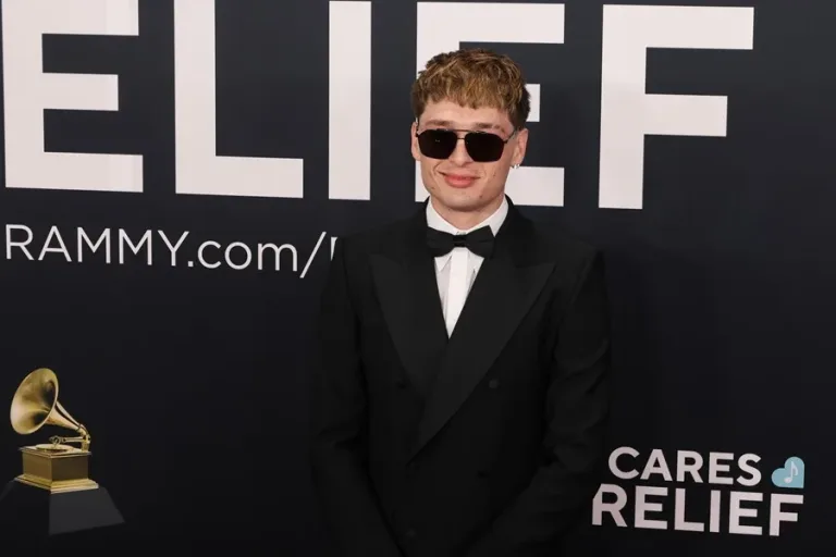 Peso Pluma revela fechas de su “DINASTÍA” tour por EE. UU.