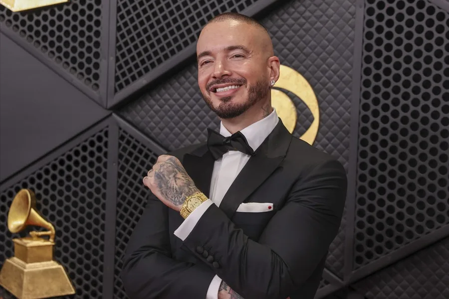 J Balvin confirma amistad con Bad Bunny en los Grammy: “Iré al SuperBowl”