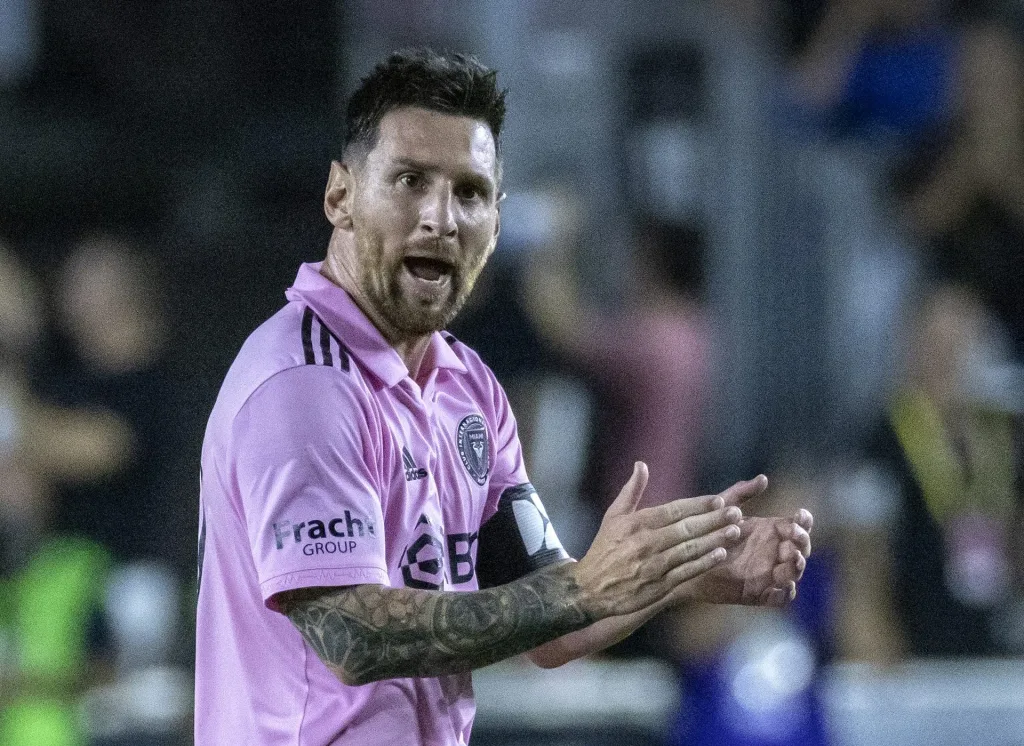 Messi perdió los papeles