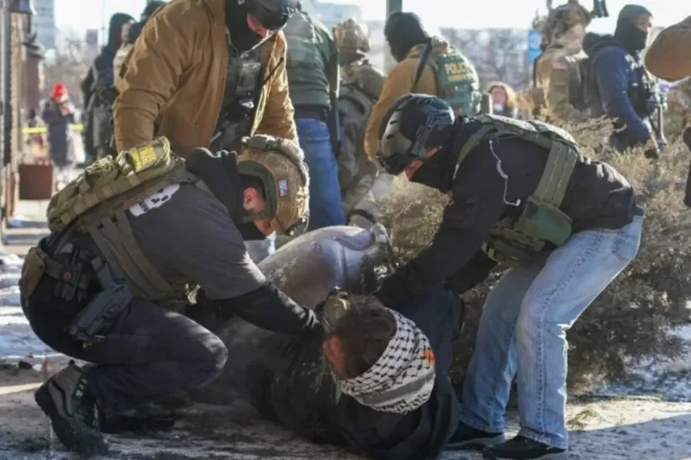 Mexicano con fractura en el cráneo por ICE