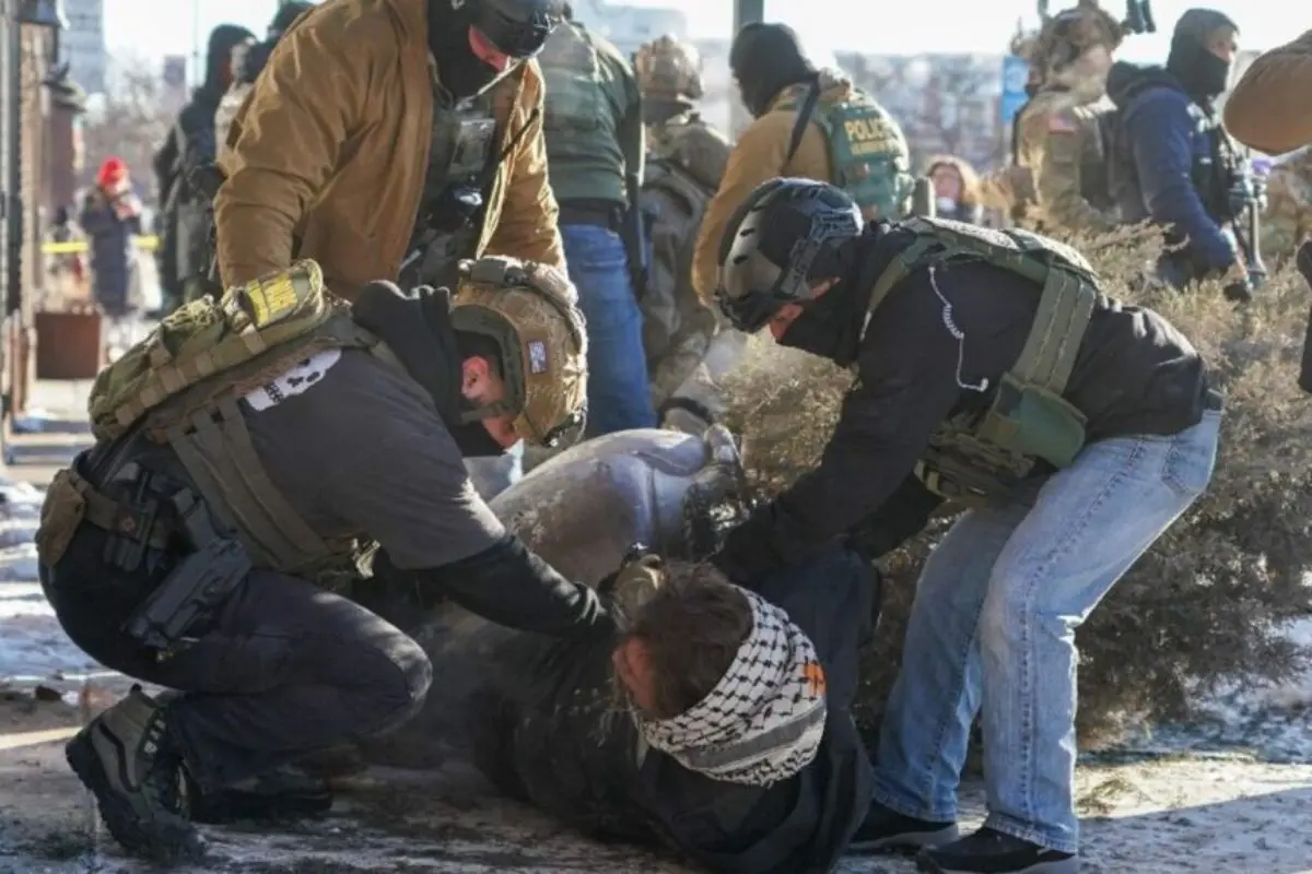 Mexicano con fractura en el cráneo por ICE