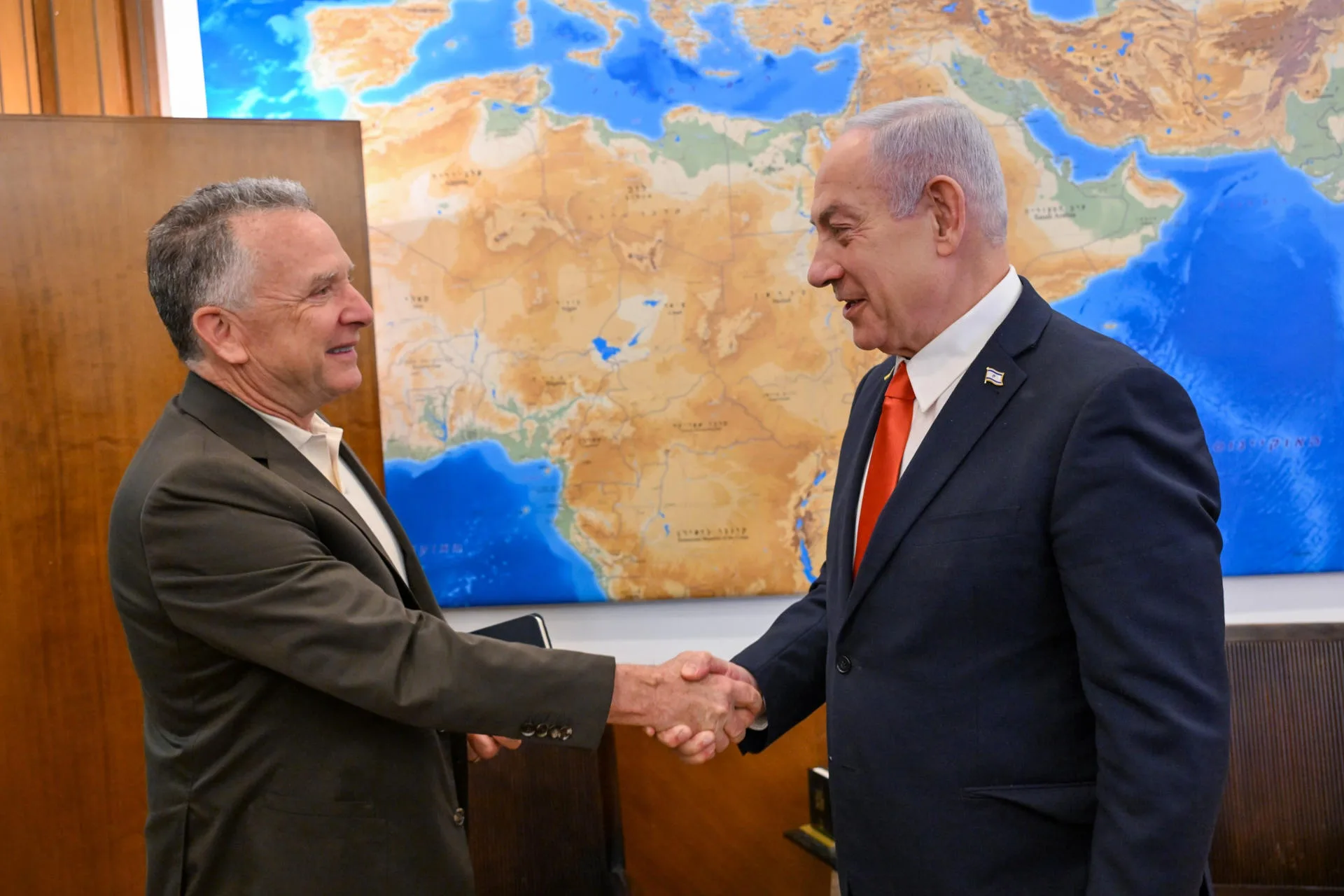 Netanyahu se reúne con asesores