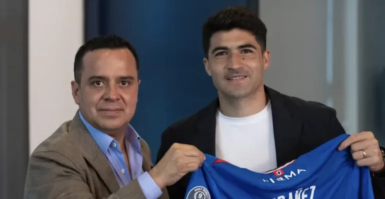 Cruz Azul oficializa la llegada de Nicolás Ibáñez