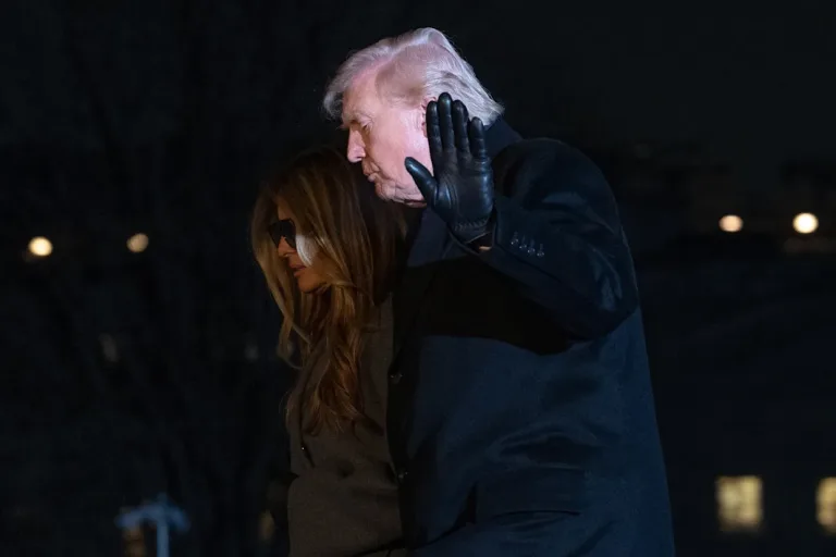 Trump afirma que está “exonerado” en el caso Epstein