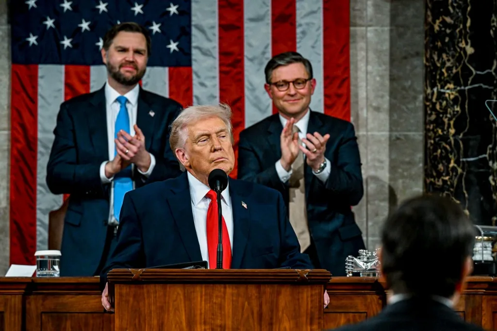 EN PORTADA: DISCURSO DEL ESTADO DE LA UNIÓN Trump presume de cero cruces fronterizos, caída del tráfico de fentanilo y baja inflación