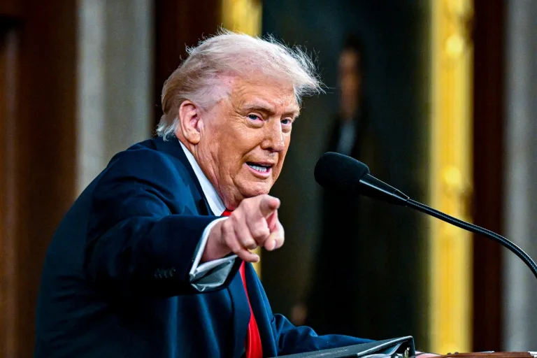 EN PORTADA: “EDAD DE ORO” Trump destaca “economía pujante” y una “edad de oro” en EE.UU. ¿Mentira o realidad?