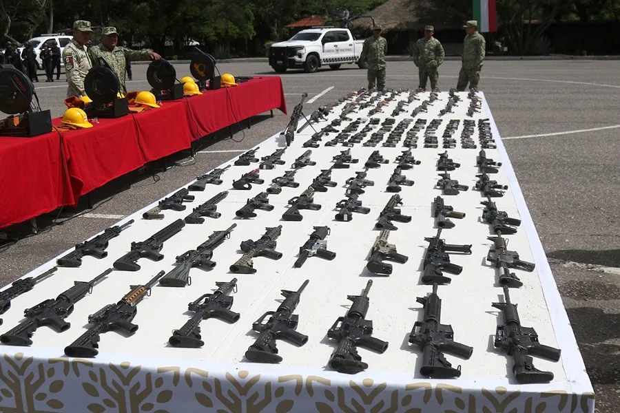 Sheinbaum pide a EE.UU. reducir el flujo de armas hacia México