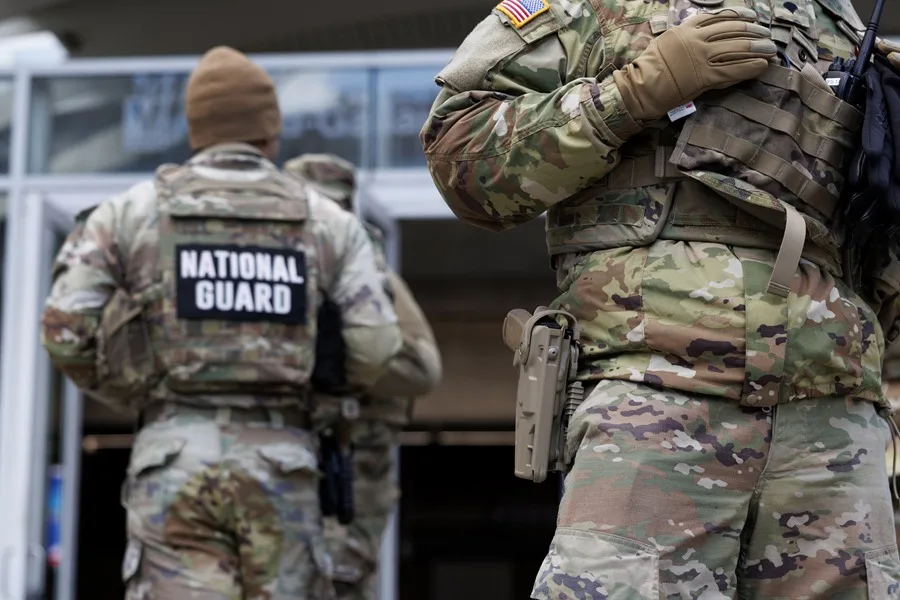 Chicago en alerta por redadas de ICE: lanzan toque de queda