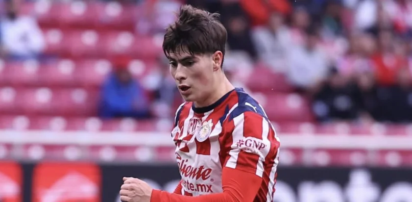 “Hormiga” González estrena dorsal tras ser héroe del Clásico