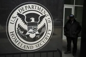 ¿Qué implica el cierre del DHS? Viajes, fronteras y seguridad