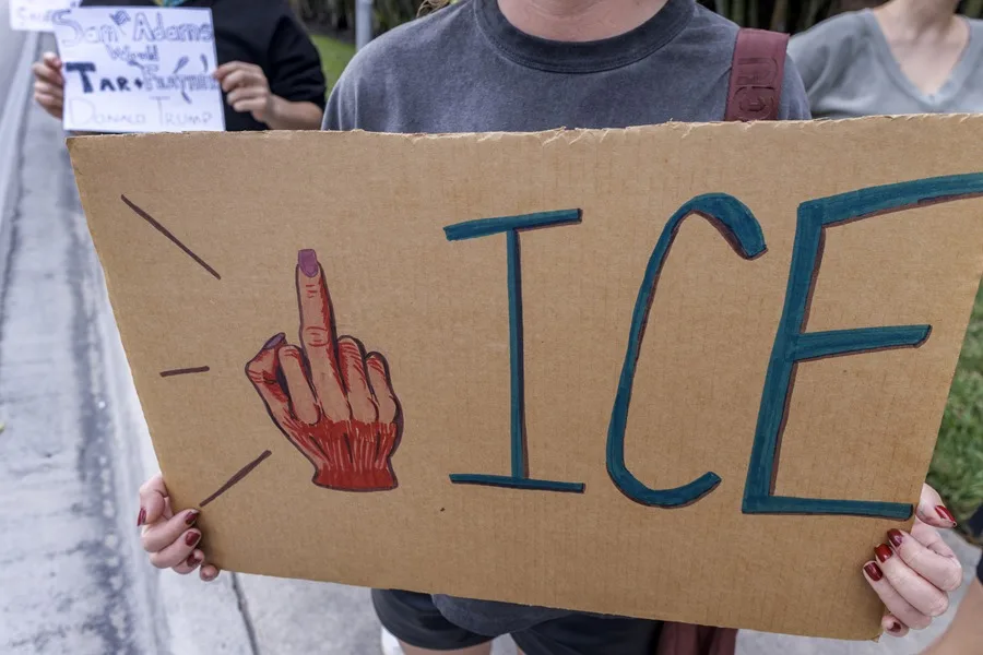 El 'zar' de la frontera retirará 700 agentes del ICE de Minneapolis