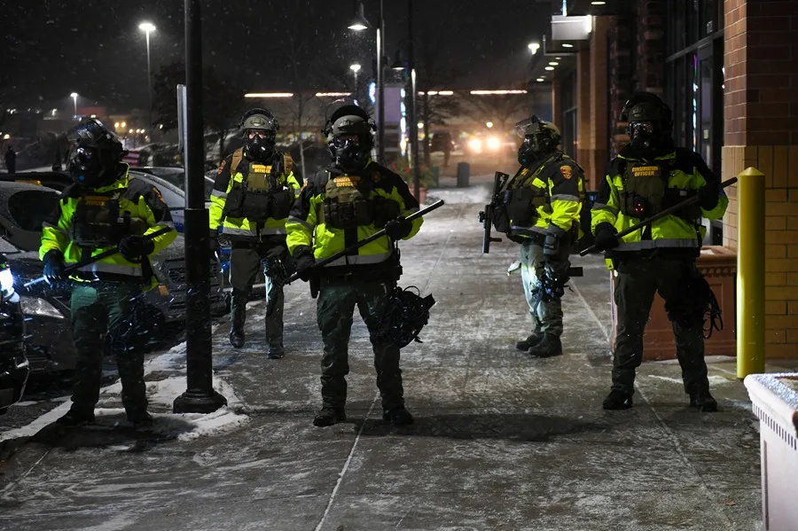 Escuelas de Minnesota demandan al Trump por presencia del ICE