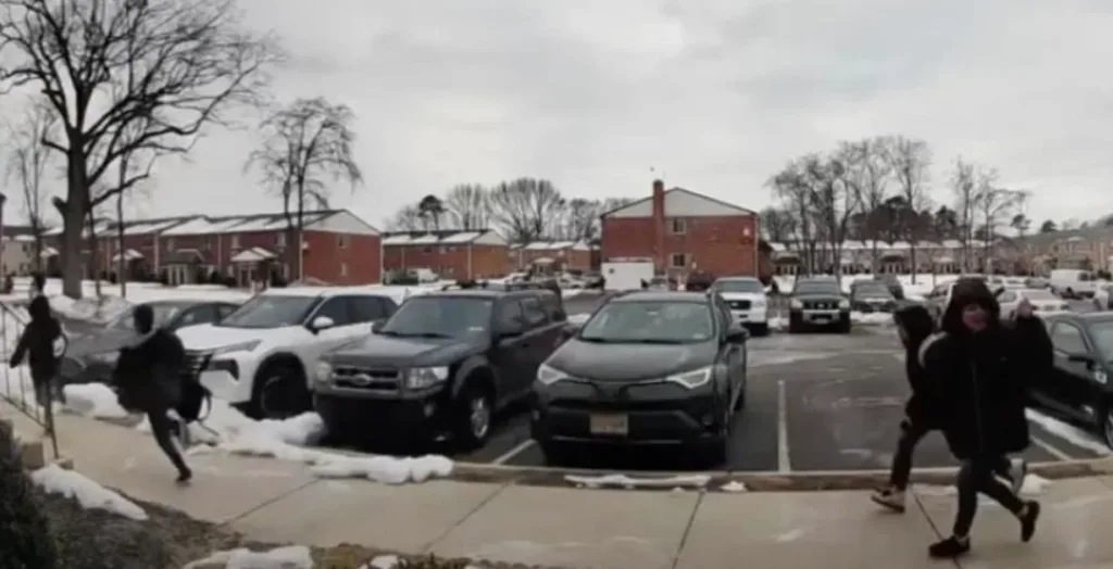 Niños en Nueva Jersey huyen de ICE en parada escolar