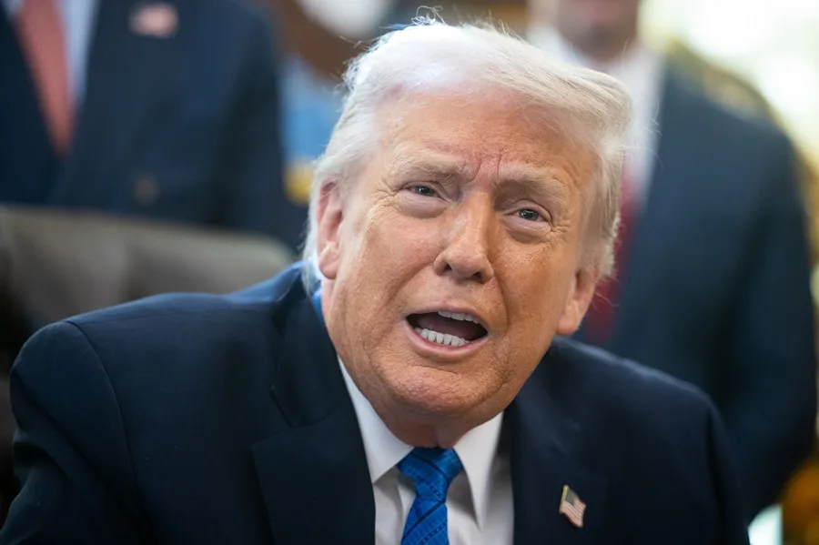 Trump acusa de complot en su contra en caso Epstein