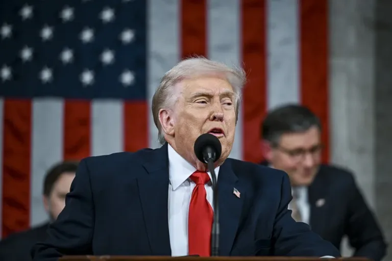 Sheinbaum se enfrenta a Trump tras atribuirse caída de "El Mencho"