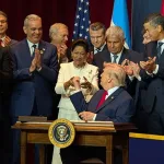 Trump dice ante algunos mandatarios latinoamericanos: «No voy a aprender su maldito idioma»