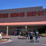 Acusan a Home Depot de permitir redadas de ICE