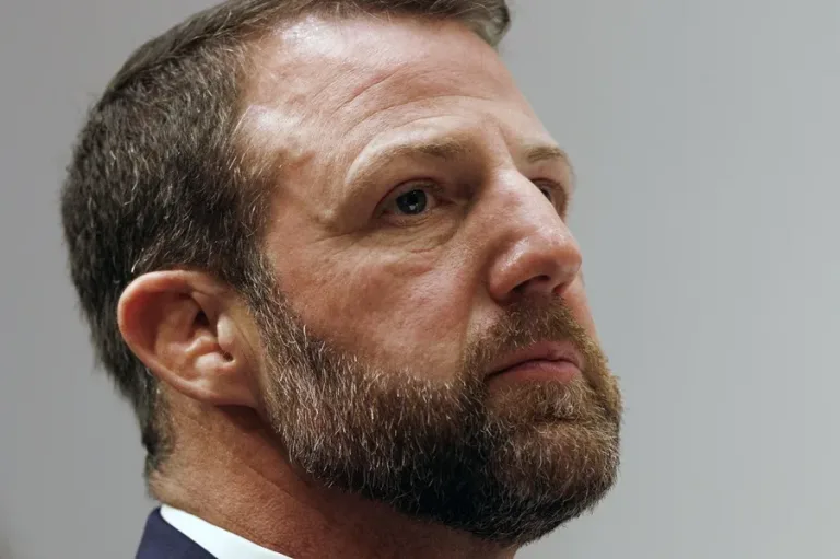 ¿Por qué critican la llegada de Markwayne Mullin al DHS?