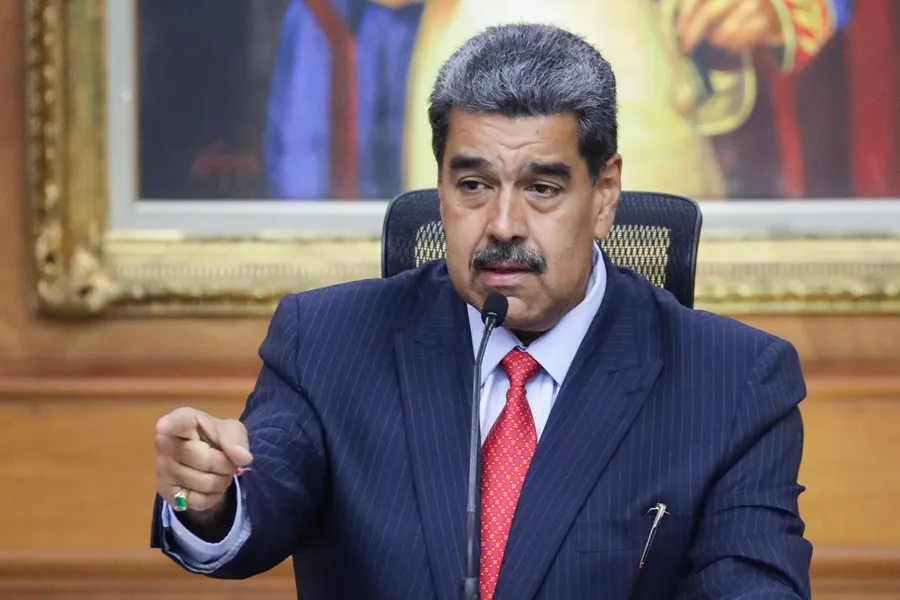 reaparece nicolás maduro