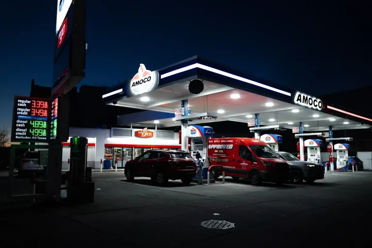 Suben precios de gasolina