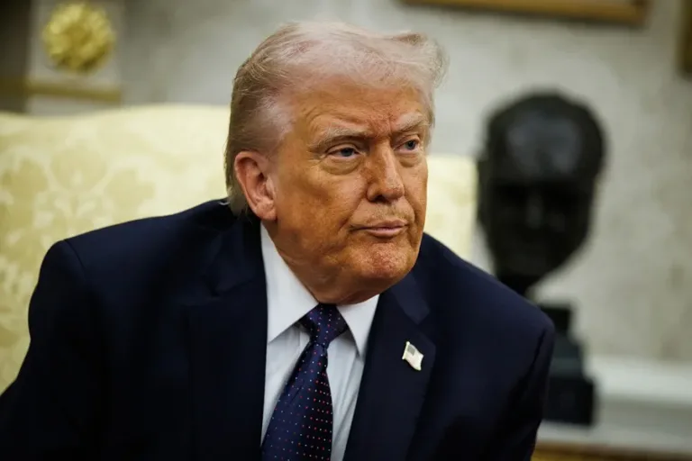 Trump amenaza con destruir