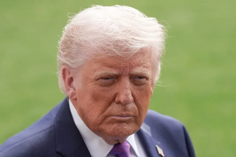 Trump ofrece $10 millones por datos de líderes iraníes