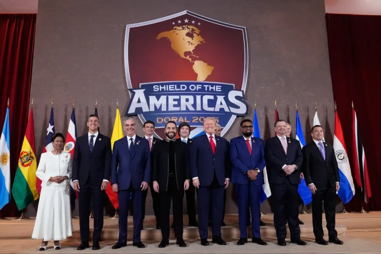 EN PORTADA: COALICIÓN MILITAR EE.UU. y países aliados de Latinoamérica firman acuerdo contra “narcoterroristas”.