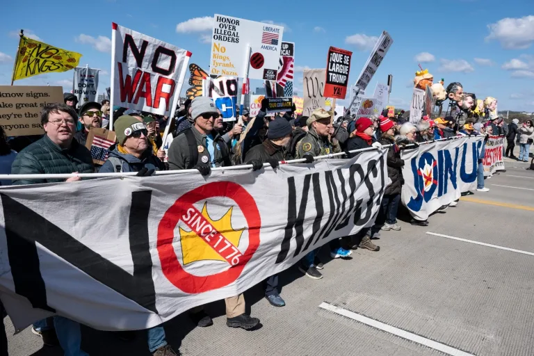 EN PORTADA: NO KINGS