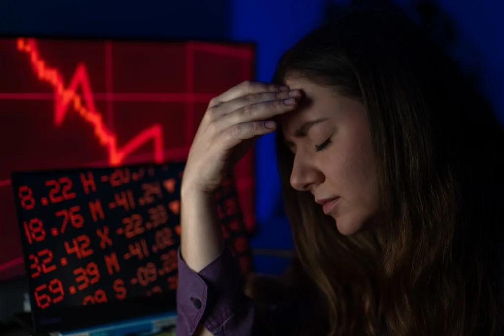 Bolsa y petróleo: ¿Cómo afectan tus ahorros en EE.UU.?