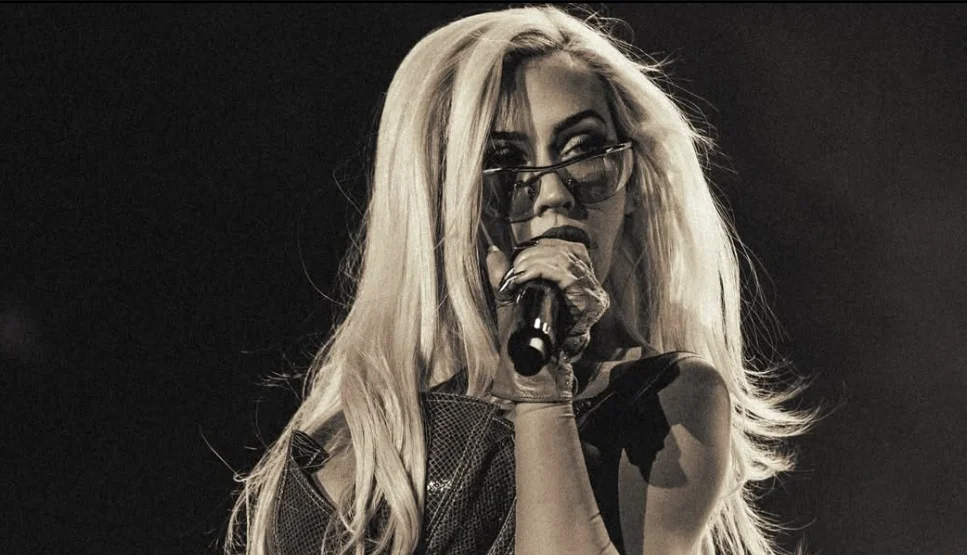 Acusan a Christina Aguilera de fraude por show de una hora