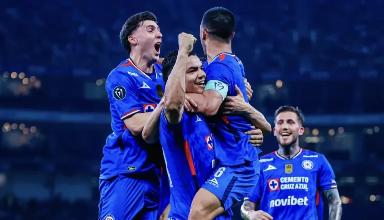 Cruz Azul arrasa con Rayados en la CONCACAF