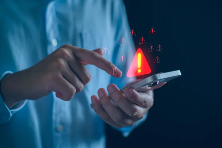 Estafadores usan falsos jueces para engañar a inmigrantes