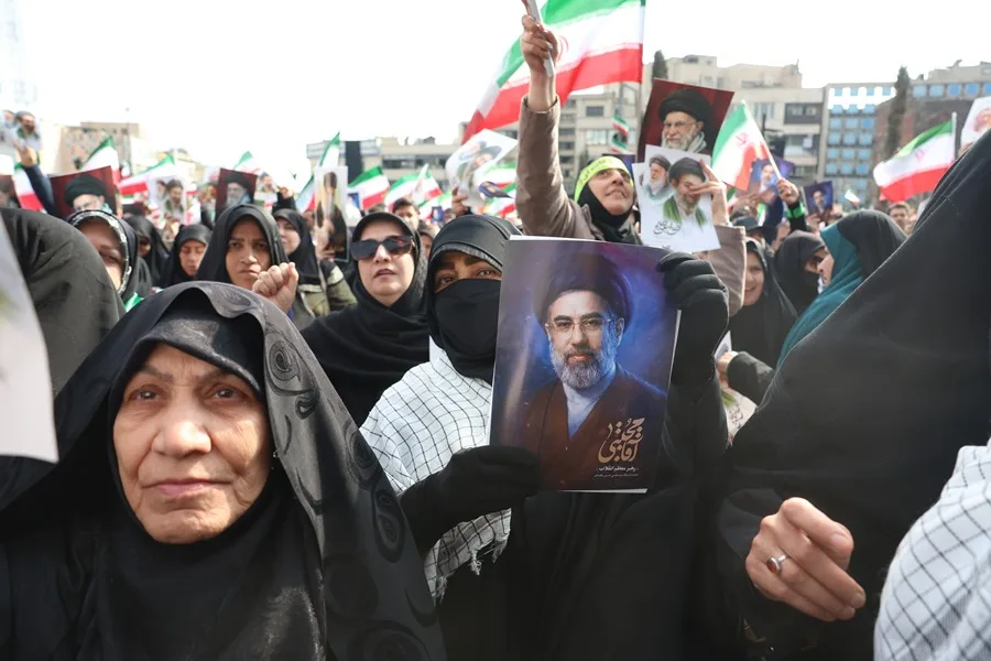 JD Vance dice que Mojtaba Jameneí está herido