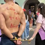 Marcha 8M: Exponen a “aliado” como deudor de alimentos