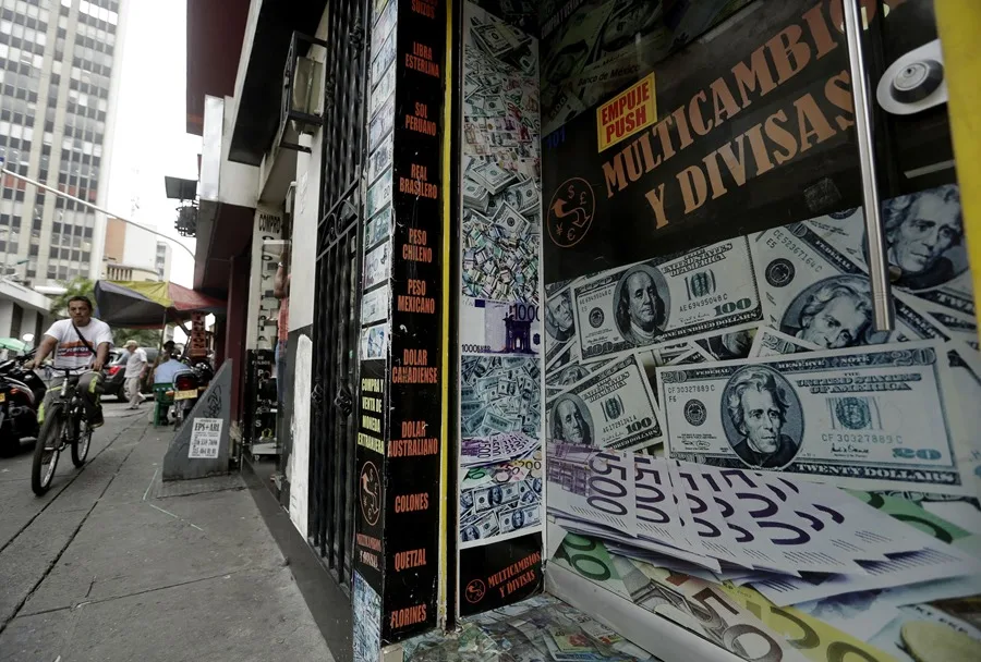 ¿Cuánto cuesta enviar dinero a México en marzo 2026?