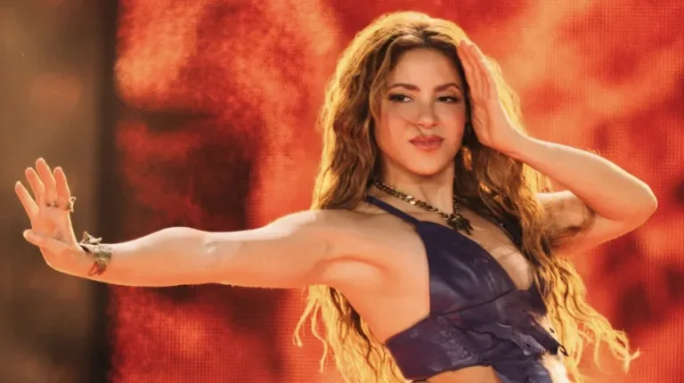 Shakira hace historia con 400 mil asistentes en el Zócalo de CDMX