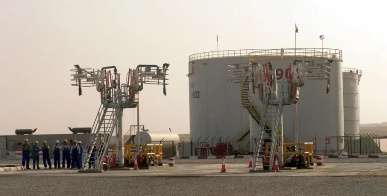 Países liberarán 400 millones de barriles de petróleo