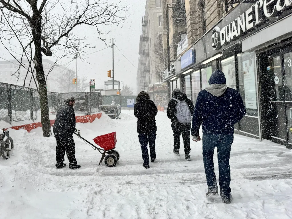 Tormentas con nieve y vientos azotan estos estados en EE.UU.