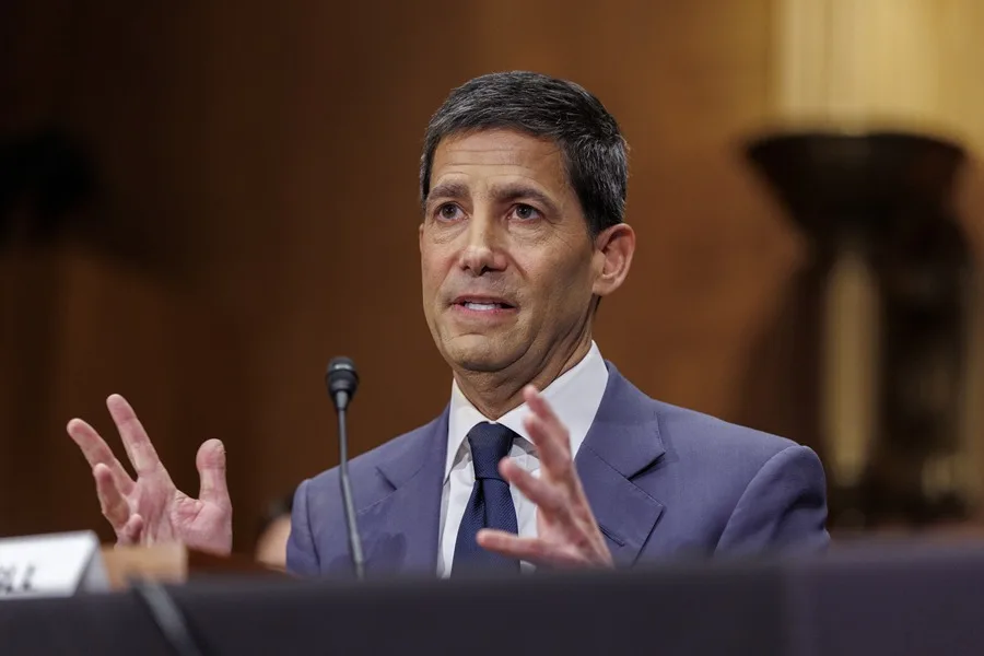 Fed: Tasas de interés no bajarán pronto, incluso con Warsh