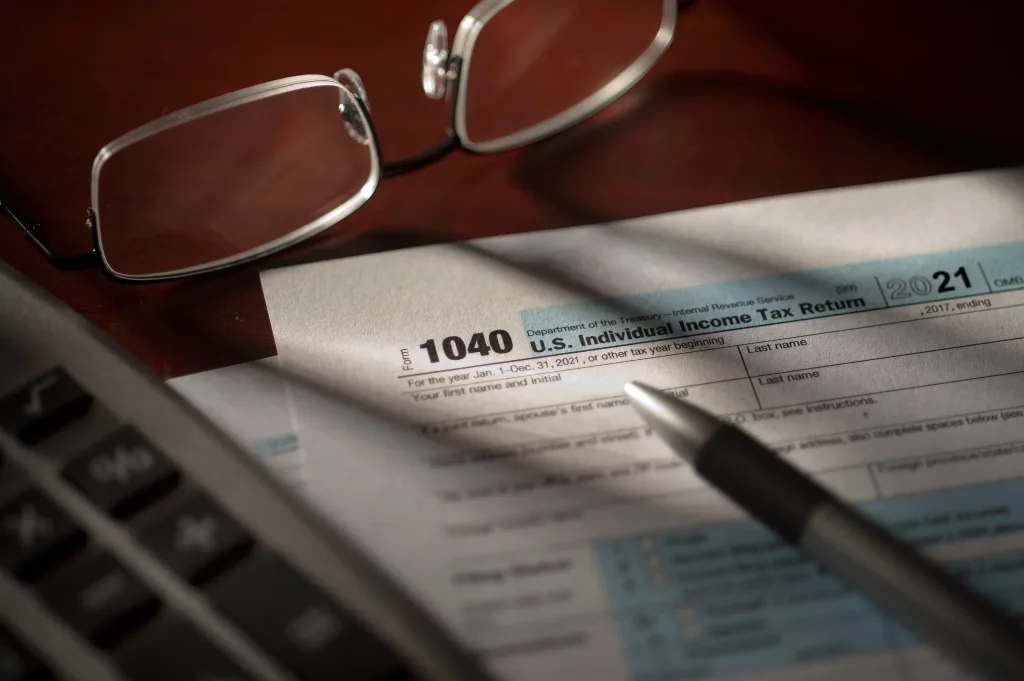 Evita multas: El plazo del IRS vence este 15 de abril