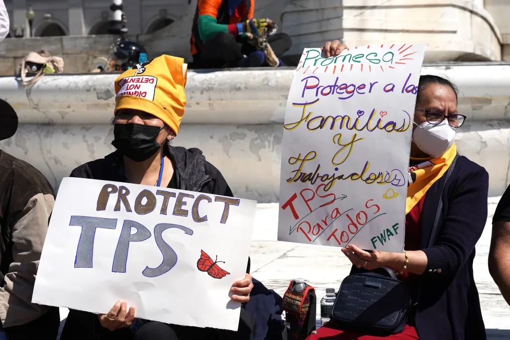 ¿Qué pasa si mi caso de asilo está pausado? Guía completa