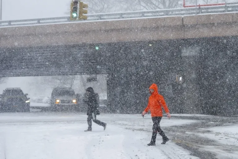 Tormenta invernal golpea 5 estados