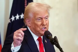 Trump exige el despido de Jimmy Kimmel por broma a Melania