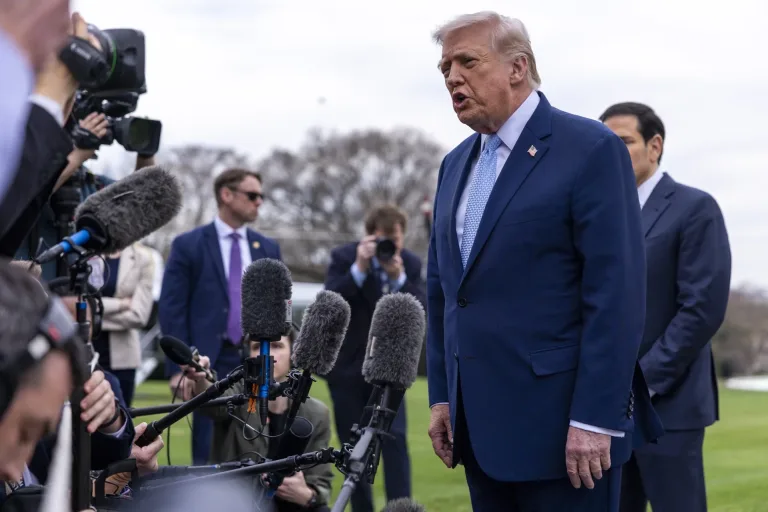 Trump retira apoyo a Reino Unido