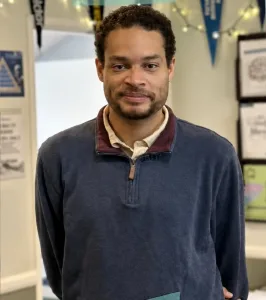 EN PORTADA: SOSPECHOSO COMPADECE Tirador de cena de corresponsales es acusado de intentar asesinar a Trump.