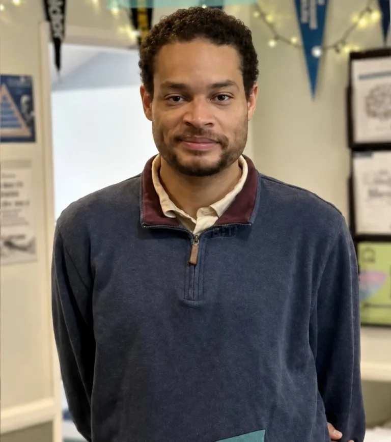 EN PORTADA: SOSPECHOSO COMPADECE Tirador de cena de corresponsales es acusado de intentar asesinar a Trump.