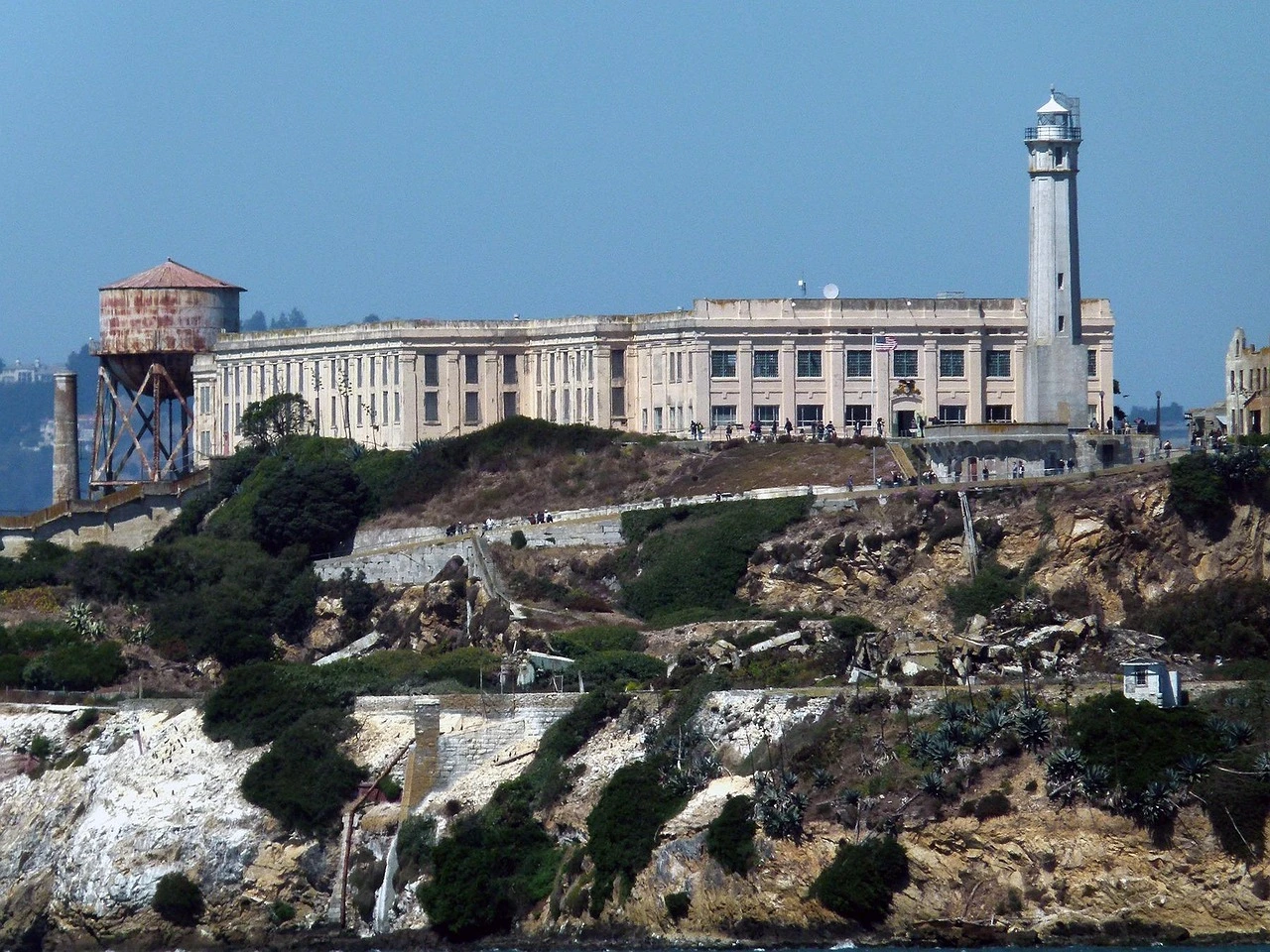 TRUMP PRETENDE VOLVER A USAR ALCATRAZ